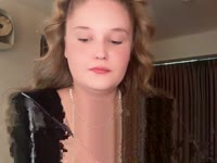 Chacha, 26 years old.
I may look like a sweet girl, but here I show another side of myself.
Do you dare?