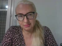 I’m a girl who balances calmness with a touch of playfulness. I enjoy feeling the rhythm of life, catching small moments and turning them into an atmosphere you want to stay in. I appreciate honesty, sincerity, and easy communication—it