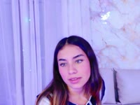 I’m Rossesue — a sweet, gentle and very playful girl. I have a soft, innocent baby-face look that guys love, but I also hide a teasing side that comes out in Private. I love creating a warm, cozy vibe where you can relax, enjoy me, and feel truly appreciated.