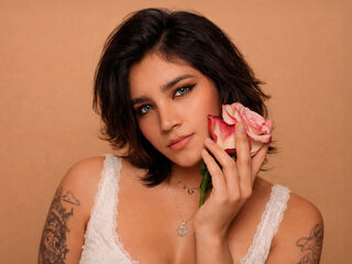 camgirl showing tits AlexiaBanner