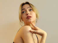 sexy webcamgirl AlysiaBennet