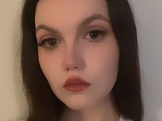 hot cam girl masturbating with vibrator BrittaAmrine