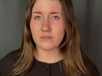 cam girl masturbating with dildo CaylinGarczynski