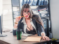 naked cam girl masturbating with sextoy CloeVergara