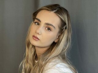 nude camgirl pic JewellTrojecki