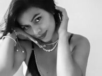 chat room live webcam PerlaMoonroe