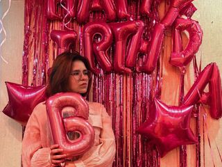 strip tease AdinaBoas