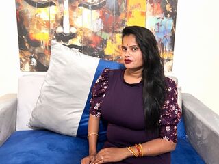 cam girl masturbating with vibrator AnnaRevolt