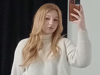 naughty cam girl fingering shaved pussy AutumnCoxwell