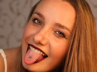 nude cam pic BelleCox