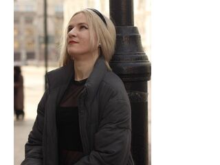 hot naked cam girl CarinGoodwin