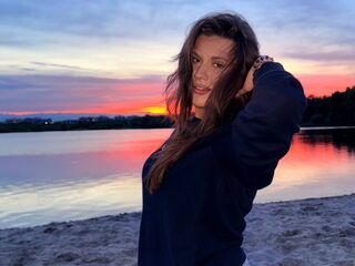 naked cam girl masturbating with sextoy CarlyFelde