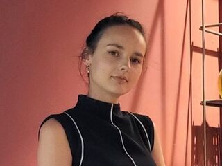 camwhore masturbating with sextoy CherlynAltice