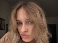 live cam girl ChiaMaia