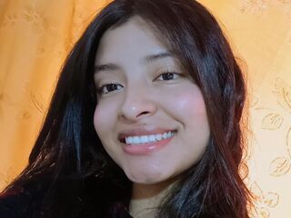 girl webcam ChloeRocher