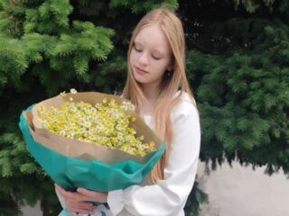 hot cam girl spreading pussy ChristieBrozyna