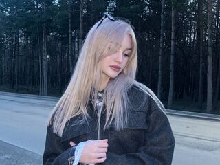 naughty cam girl fingering shaved pussy ClarineTimson