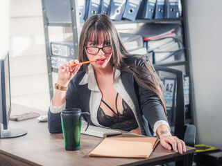 naked girl with webcam CloeVergara