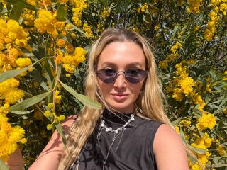 cam girl picture DelaineClowerd