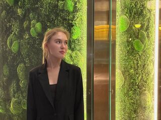 naked cam girl masturbating EdaNoreikaite