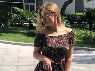 adult cam sex EmileeBeyale