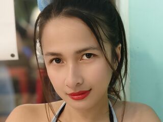 camwhore masturbating with vibrator EmiliaCutez