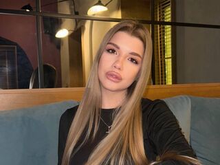 camgirl playing with vibrator EmmyRamsdell