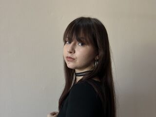 girl showing pussy FloHaake