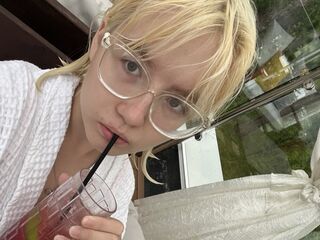 camwhore masturbating with vibrator GerrySenneker