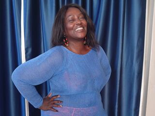 camgirl playing with sex toy GladysWilliams