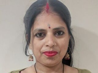 camslut showing tits GotiLeah