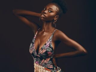 naked girl with cam masturbating IssaJenner