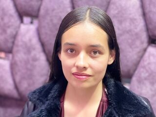 fingering webcamgirl IssaMontenegro