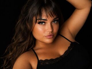 live webcam performer IzabellaBum