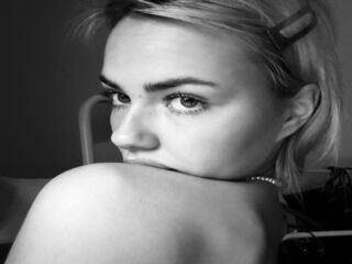naughty cam girl masturbating with dildo JacintaPrincipe