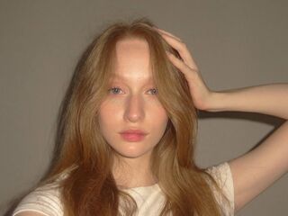 camgirl showing tits JoGranieri