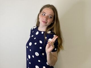 naughty cam girl masturbating with dildo JungSardi
