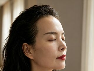 hot cam girl fingering shaved pussy LIliChang
