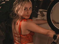 cam girl playing with dildo LanaRenner