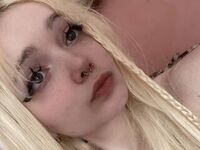 camgirl fingering bald pussy LaticiaDemetris