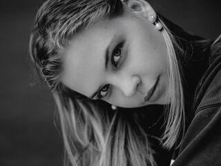 nude cam girl photo LilithTinshemet