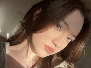 naked girl with webcam fingering pussy LisanBrown