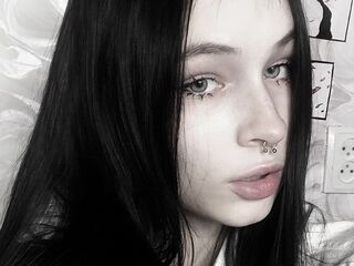 beautiful webcamgirl LolaVibe