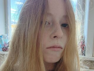 camgirl playing with vibrator LonaTonas