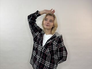 hot strip tease cam LorieYancy