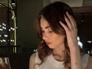 fingering camslut LuxeLina