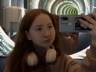 naughty camgirl masturbating with dildo MadgeRemerez