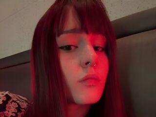 masturbating webcamgirl MaeveLith