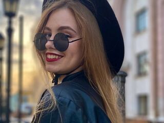 camgirl sex picture MaiaOshman