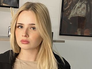 naughty web cam MarnieRhyner